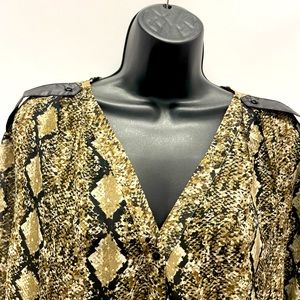 BRAND NEW Animal print long sleeve  shirt w/faux brown leather strip shoulder 3X
